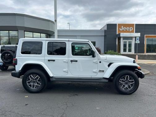 2025 Jeep Wrangler Sahara