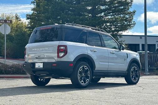 Space White Metallic 2026 Ford Bronco Sport Outer Banks