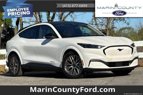 Star White Metallic Tri-Coat 2026 Ford Mustang Mach-E Premium