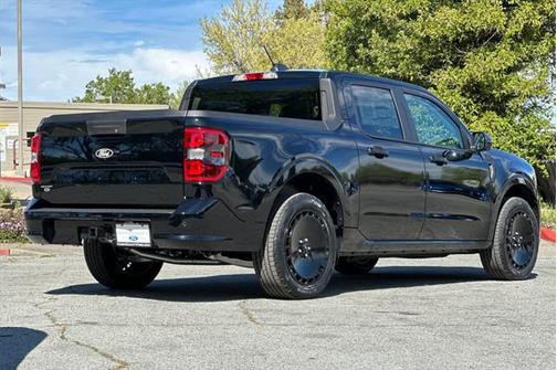 2025 Ford Maverick Lobo Standard