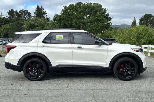 Star White Metallic Tri-Coat 2023 Ford Explorer ST