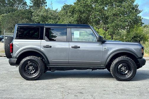 Carbonized Gray Metallic 2026 Ford Bronco Big Bend