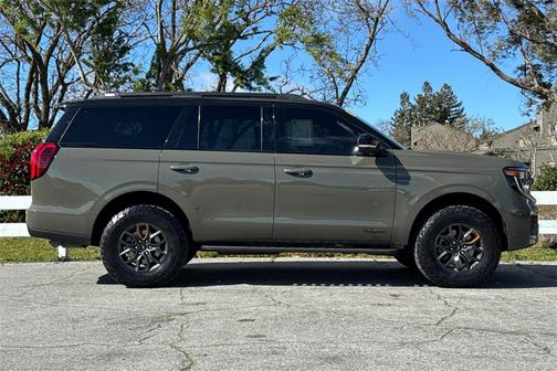 2025 Ford Expedition Tremor