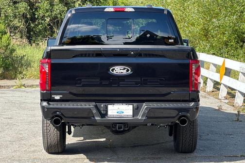 Agate Black Metallic 2026 Ford F-150 XLT