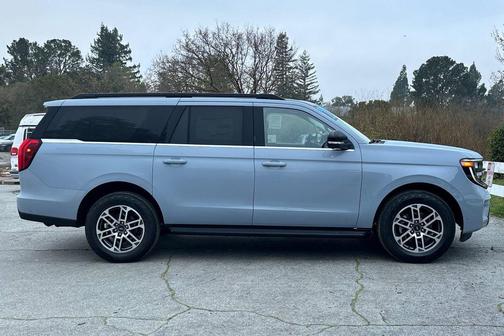 2025 Ford Expedition Max Active 4x4