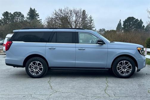 2025 Ford Expedition Max Active 4x4