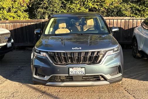 2024 Kia Carnival EX