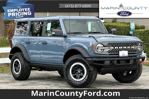 Azure Gray Metallic Tri-Coat 2025 Ford Bronco Badlands