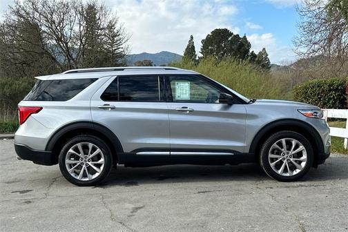 2023 Ford Explorer Platinum