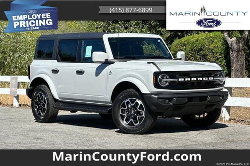 Avalanche Gray 2026 Ford Bronco Outer Banks