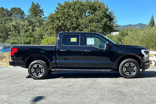 2023 Ford F-150 Lightning XLT