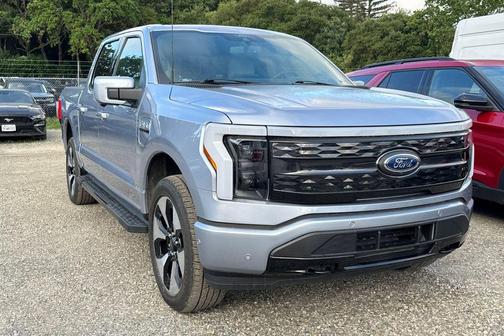 2022 Ford F-150 Lightning Platinum