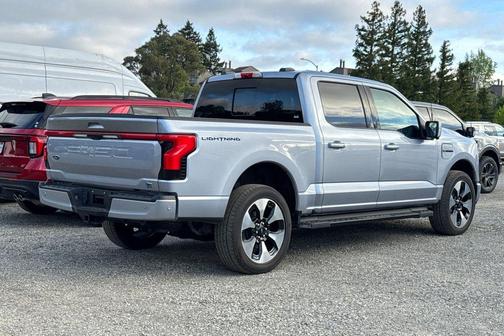 2022 Ford F-150 Lightning Platinum