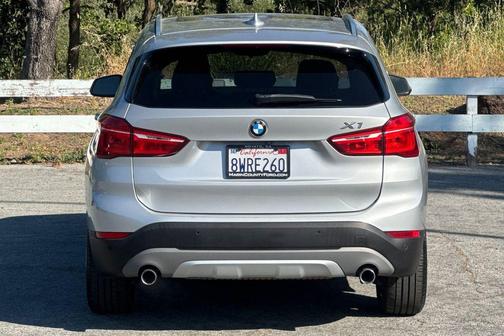 Glacier Silver Metallic 2017 BMW X1 sDrive28i