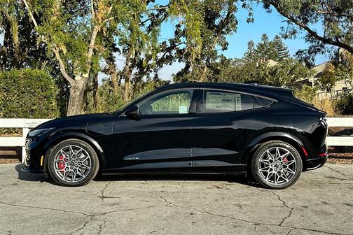 2025 Ford Mustang Mach-E GT