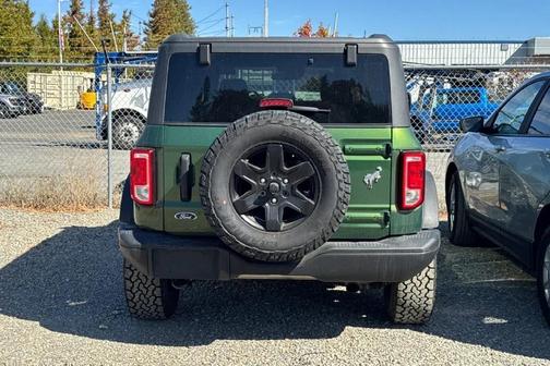 Eruption Green Metallic 2024 Ford Bronco Black Diamond
