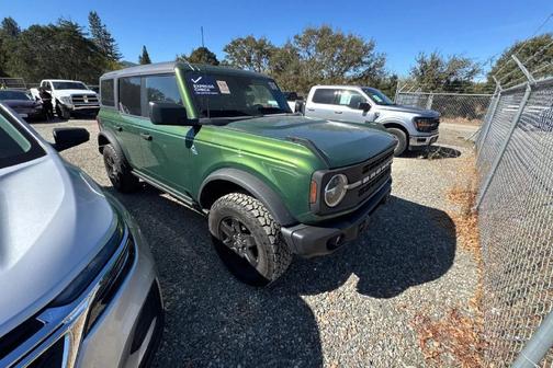 Eruption Green Metallic 2024 Ford Bronco Black Diamond