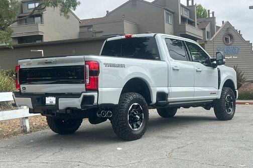 Avalanche 2026 Ford F-250 Platinum
