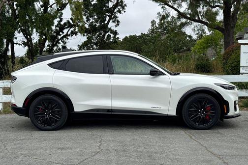 Star White Metallic Tri-Coat 2025 Ford Mustang Mach-E Premium