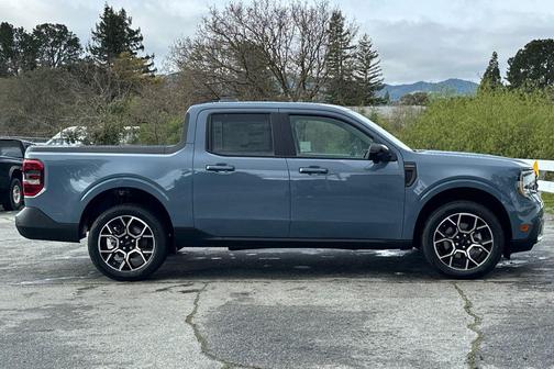 Azure Gray Metallic Tri-Coat 2026 Ford Maverick Lariat