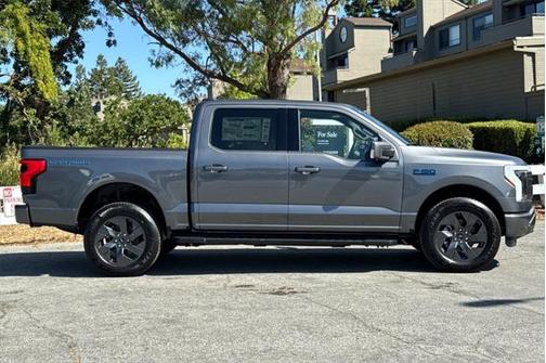 2025 Ford F-150 Lightning LARIAT