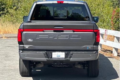 2025 Ford F-150 Lightning LARIAT