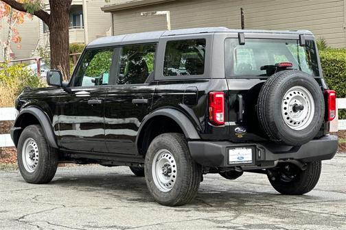 2025 Ford Bronco Base