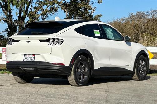 2022 Ford Mustang Mach-E Select