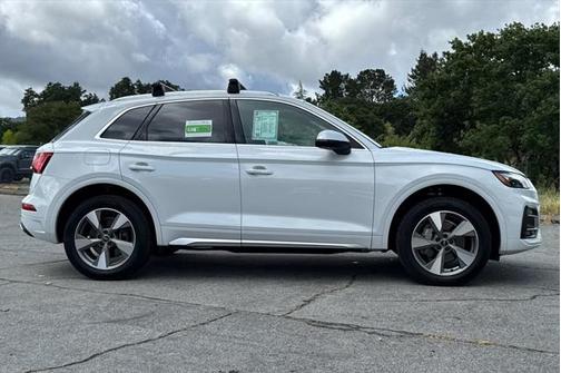 2024 Audi Q5 40 Premium Plus