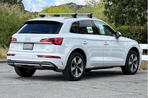 2024 Audi Q5 40 Premium Plus
