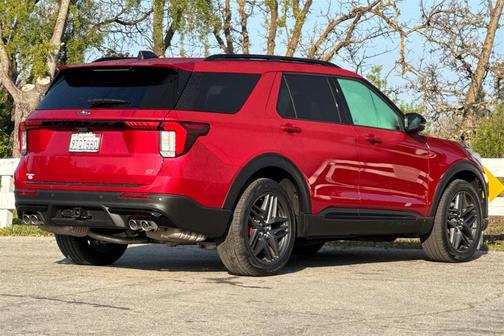 2025 Ford Explorer ST