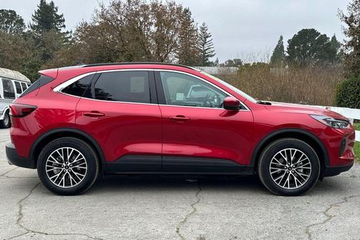 2025 Ford Escape PHEV SE