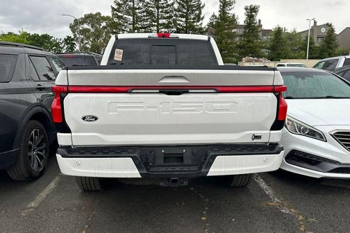 2025 Ford F-150 Lightning Platinum