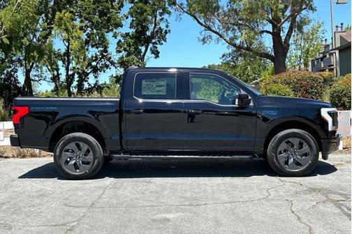 2025 Ford F-150 Lightning LARIAT