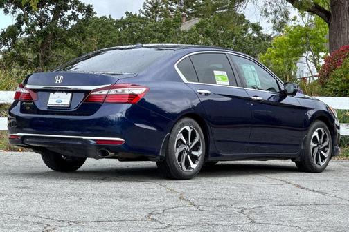 Still Night Pearl 2017 Honda Accord EX-L