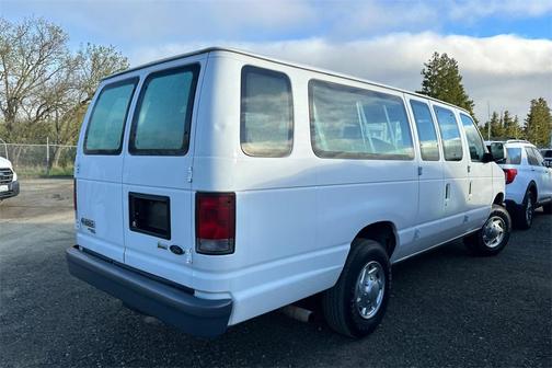 2012 Ford E350 Super Duty XL