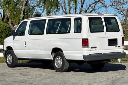 2012 Ford E350 Super Duty XL