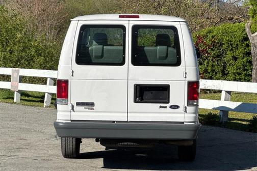 2012 Ford E350 Super Duty XL