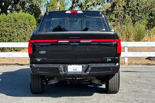 2023 Ford F-150 Lightning LARIAT