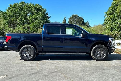 2025 Ford F-150 Lightning LARIAT