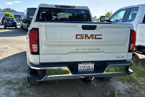Summit White 2023 GMC Sierra 1500 SLE