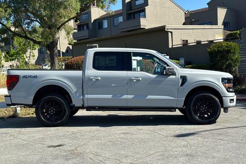 Avalanche 2026 Ford F-150 XLT