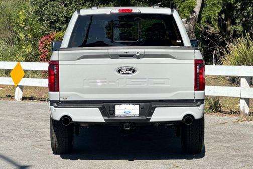 Avalanche 2026 Ford F-150 XLT