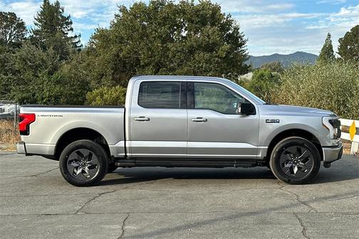 2025 Ford F-150 Lightning Flash