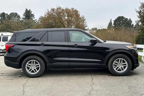 Agate Black Metallic 2026 Ford Explorer Active