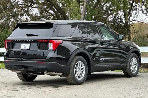 Agate Black Metallic 2026 Ford Explorer Active