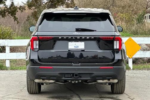 Agate Black Metallic 2026 Ford Explorer Active
