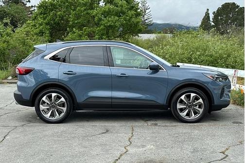 2025 Ford Escape Platinum