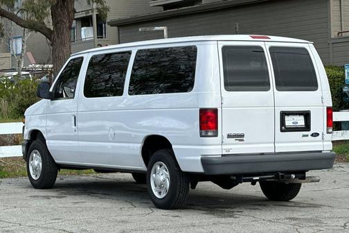 2013 Ford E350 Super Duty XL
