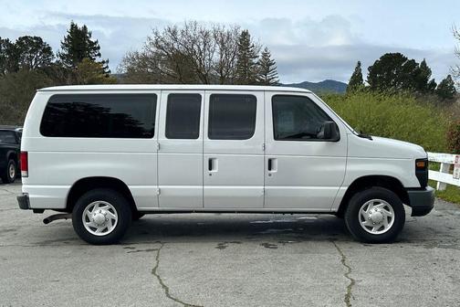 2013 Ford E350 Super Duty XL